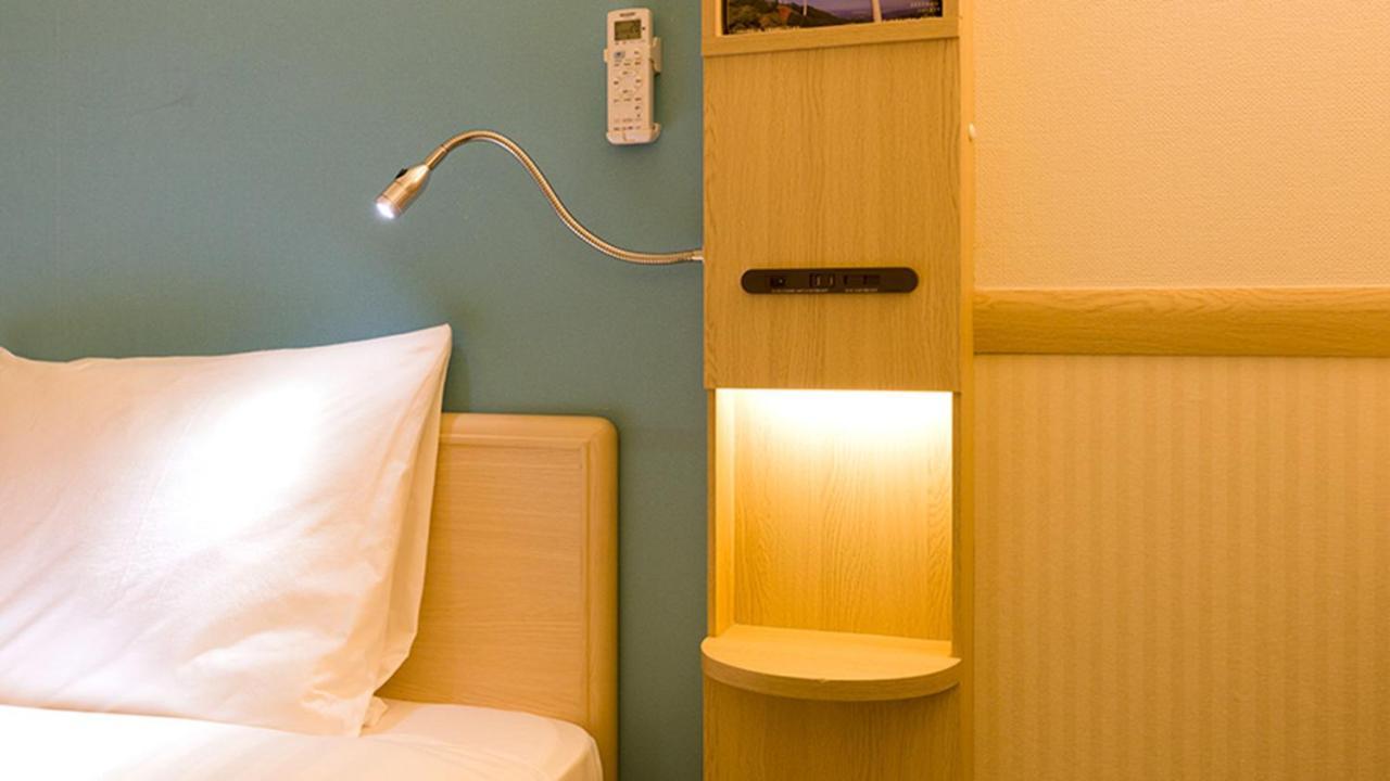 Toyoko Inn Kita-Asaka-Eki Nishi-Guchi Exteriör bild